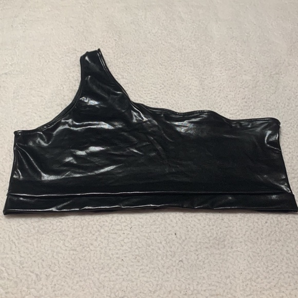 Shein Split Front PU Leather Halter Top, NWOT’s, Plus FREE Shirt, Size 3X (18) - Picture 10 of 14